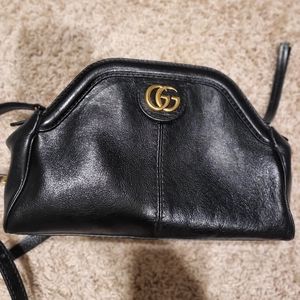 Authentic Gucci leather cross bag